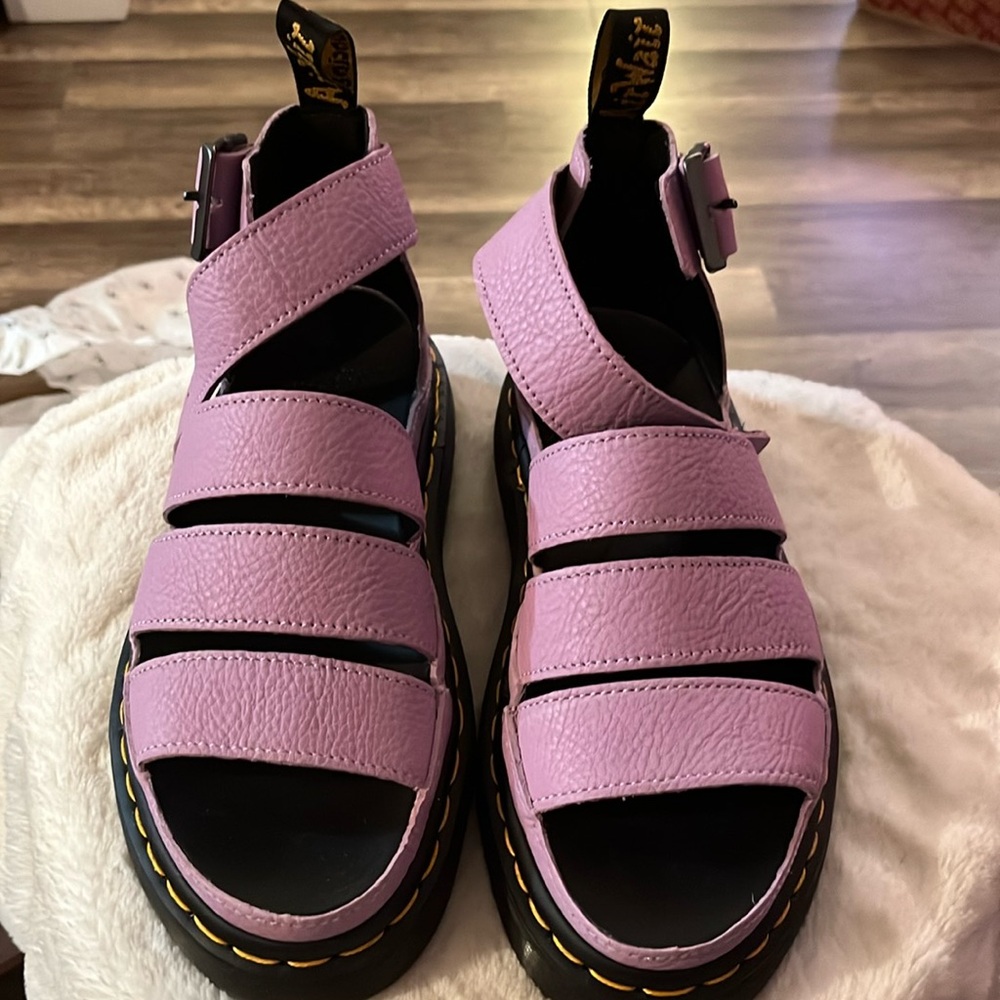 CLARISSA II PISA LEATHER STRAP PLATFORM SANDALS. Brand new with box, size 6.
